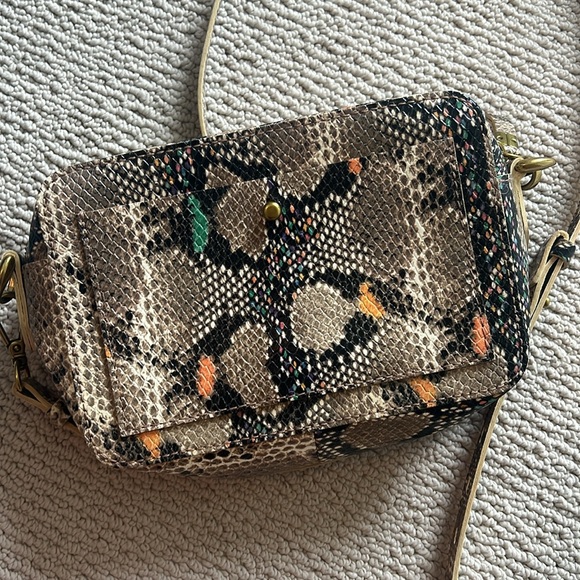 Madewell Transport Camera Bag: Snake Embossed Edition - Picture 8 of 8